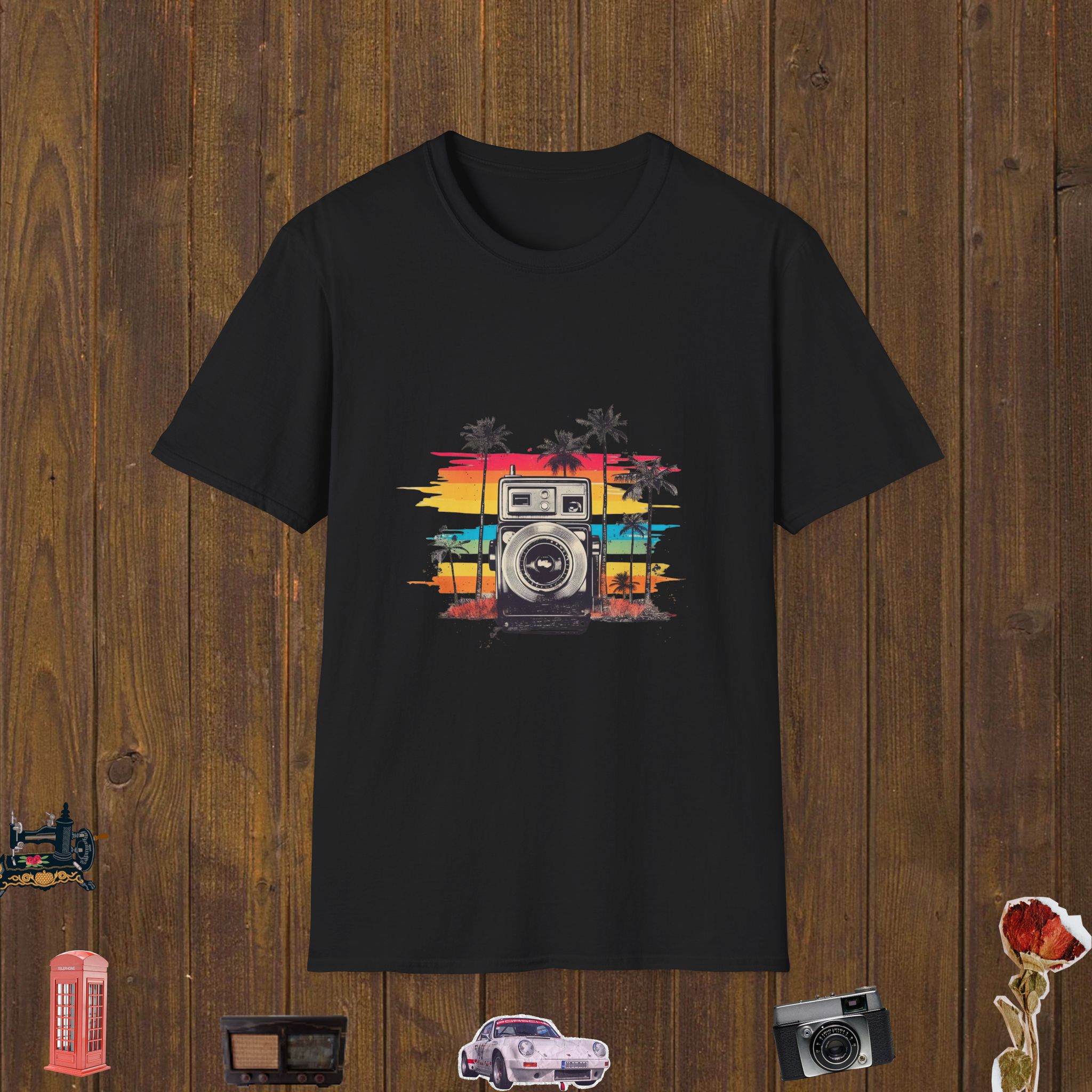 Retro Camera Sunset – Unisex Softstyle T-Shirt